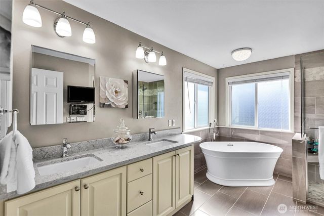 915 N Laurel Lane, Tacoma, WA 98406