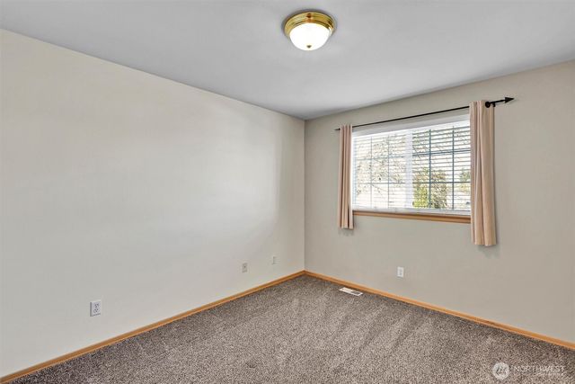 915 N Laurel Lane, Tacoma, WA 98406