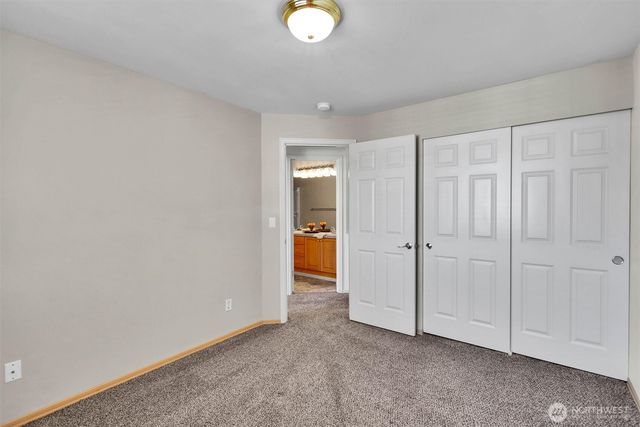 915 N Laurel Lane, Tacoma, WA 98406