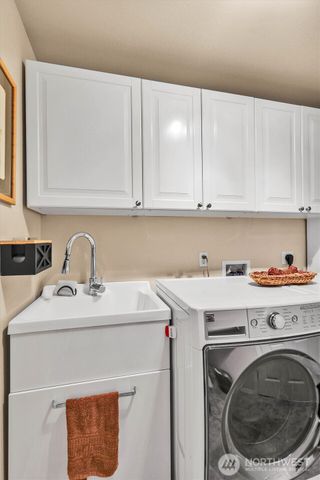 915 N Laurel Lane, Tacoma, WA 98406