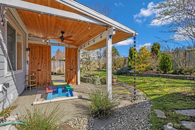 915 N Laurel Lane, Tacoma, WA 98406