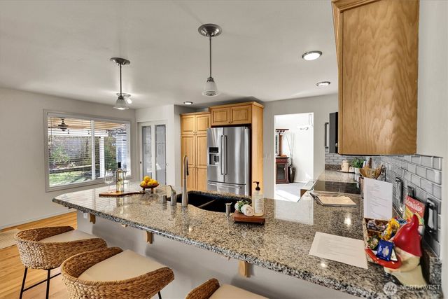 915 N Laurel Lane, Tacoma, WA 98406