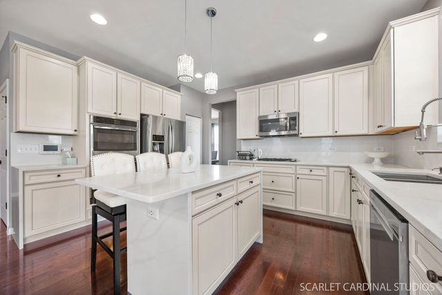 2371 Mayfield Drive, Montgomery, IL 60538