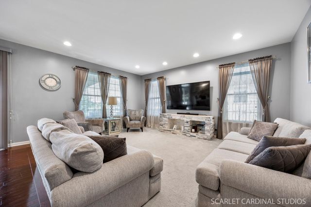2371 Mayfield Drive, Montgomery, IL 60538