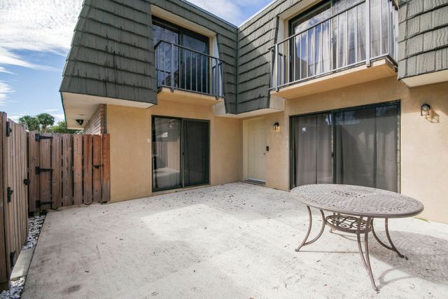 3228 32nd Way, West Palm Beach, FL 33407
