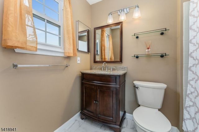382 Hadleigh Ln, North Brunswick Twp., NJ 08902