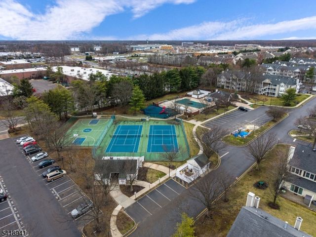 382 Hadleigh Ln, North Brunswick Twp., NJ 08902