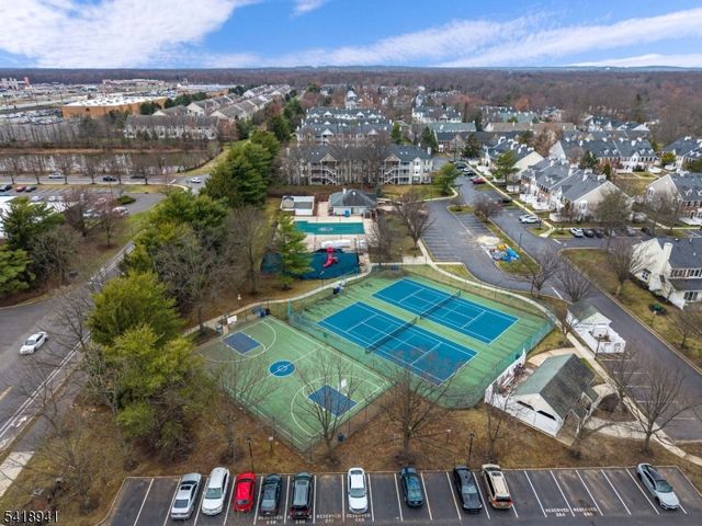 382 Hadleigh Ln, North Brunswick Twp., NJ 08902
