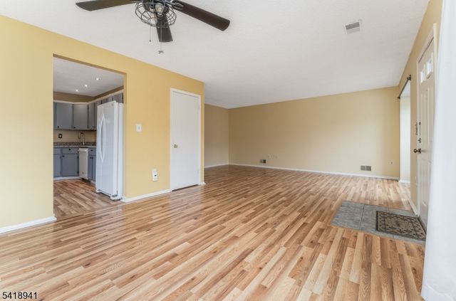 382 Hadleigh Ln, North Brunswick Twp., NJ 08902