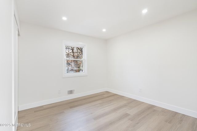 5 New Castle Court, Jackson, NJ 08527