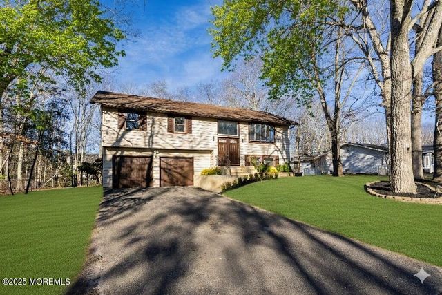 5 New Castle Court, Jackson, NJ 08527