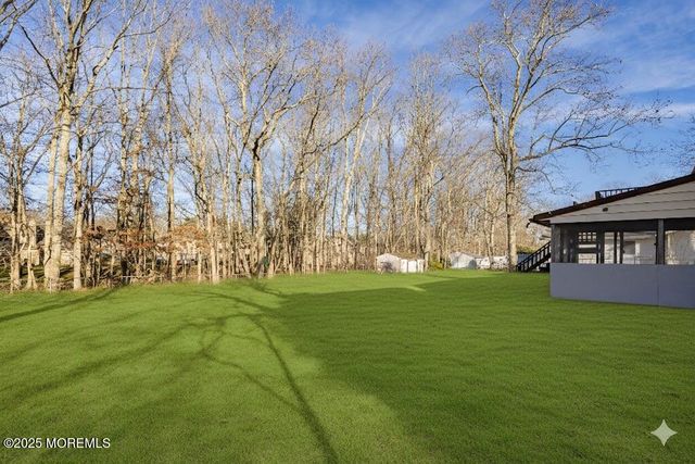 5 New Castle Court, Jackson, NJ 08527