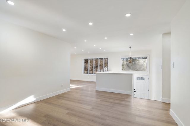 5 New Castle Court, Jackson, NJ 08527