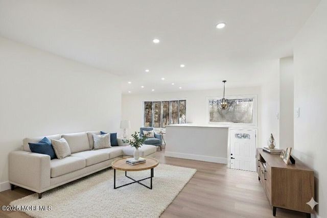 5 New Castle Court, Jackson, NJ 08527