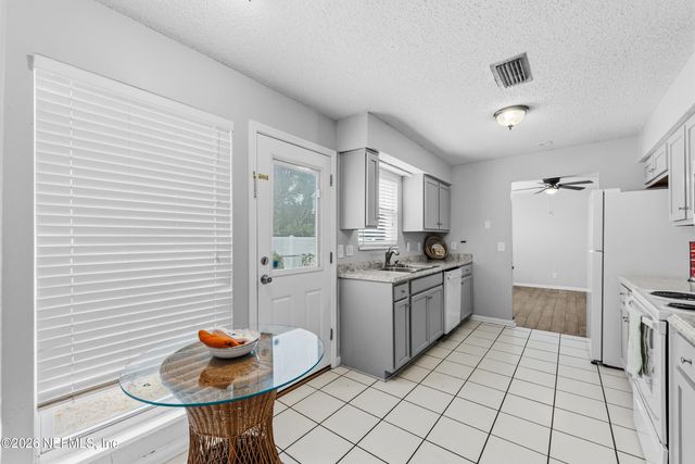 3034 TOWNSEND Boulevard, Jacksonville, FL 32277