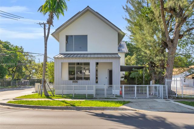 3204 Plaza St, Miami, FL 33133