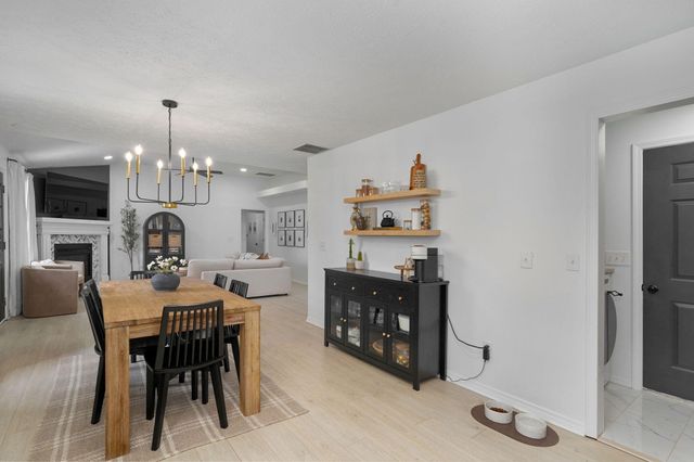5702 N 13th Avenue, Ozark, MO 65721