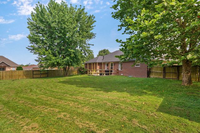 5702 N 13th Avenue, Ozark, MO 65721