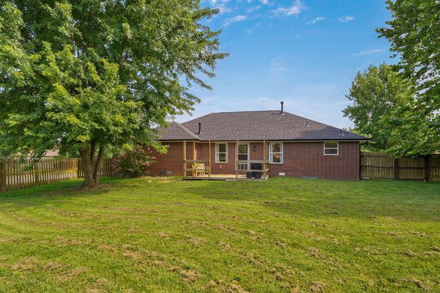 5702 N 13th Avenue, Ozark, MO 65721