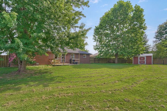 5702 N 13th Avenue, Ozark, MO 65721
