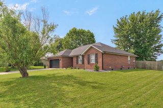 5702 N 13th Avenue, Ozark, MO 65721