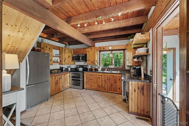 4445 East Lake Road, Wilson, NY 14172