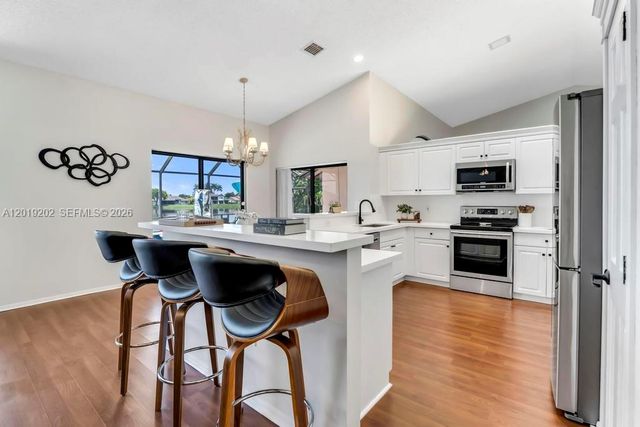 19831 NW 4th St, Pembroke Pines, FL 33029