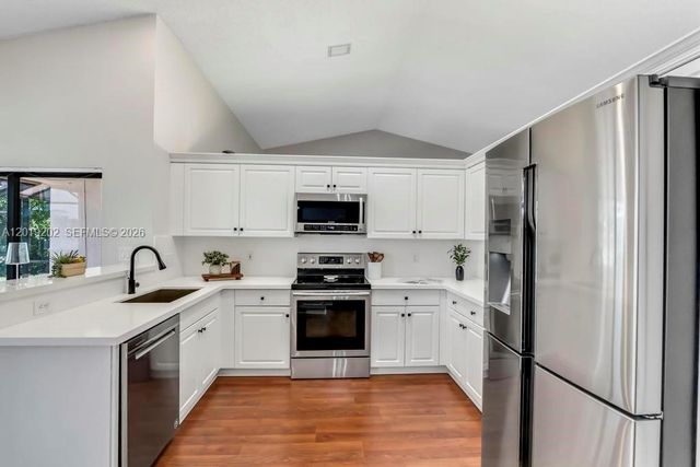 19831 NW 4th St, Pembroke Pines, FL 33029