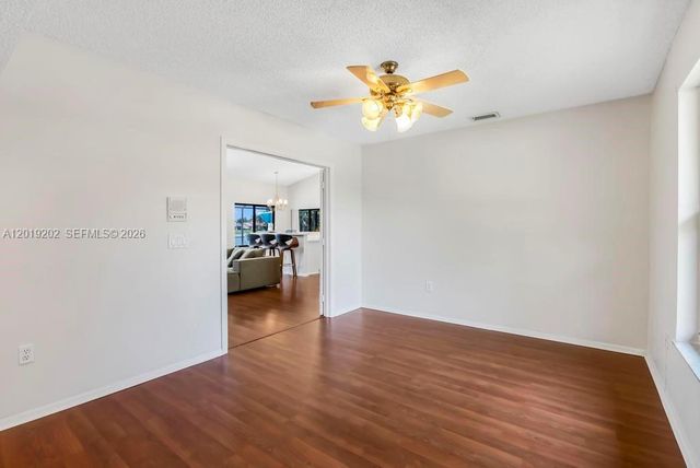19831 NW 4th St, Pembroke Pines, FL 33029
