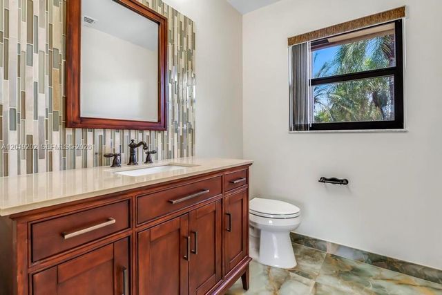 19831 NW 4th St, Pembroke Pines, FL 33029