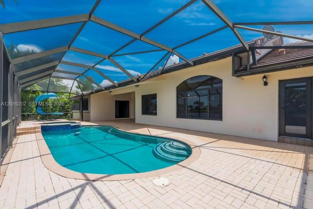 19831 NW 4th St, Pembroke Pines, FL 33029