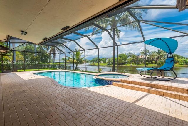 19831 NW 4th St, Pembroke Pines, FL 33029