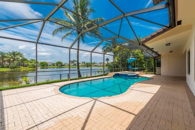 19831 NW 4th St, Pembroke Pines, FL 33029