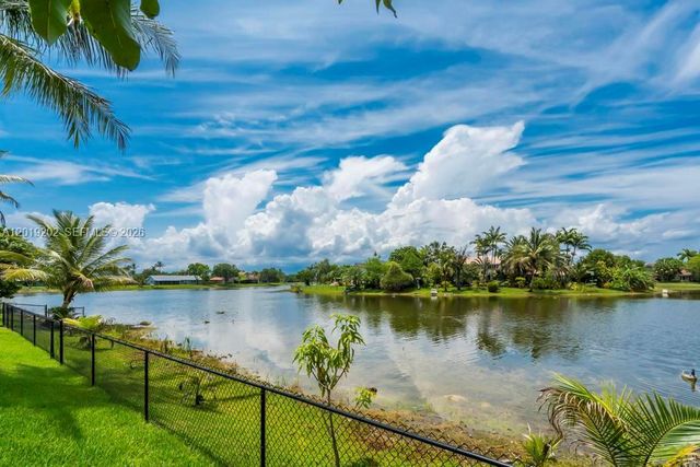 19831 NW 4th St, Pembroke Pines, FL 33029