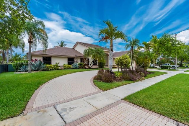19831 NW 4th St, Pembroke Pines, FL 33029