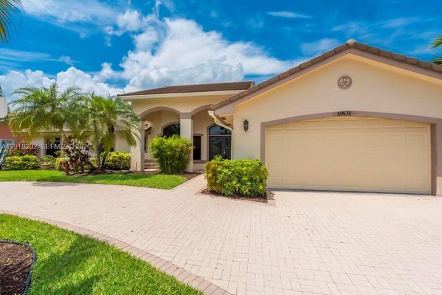 19831 NW 4th St, Pembroke Pines, FL 33029