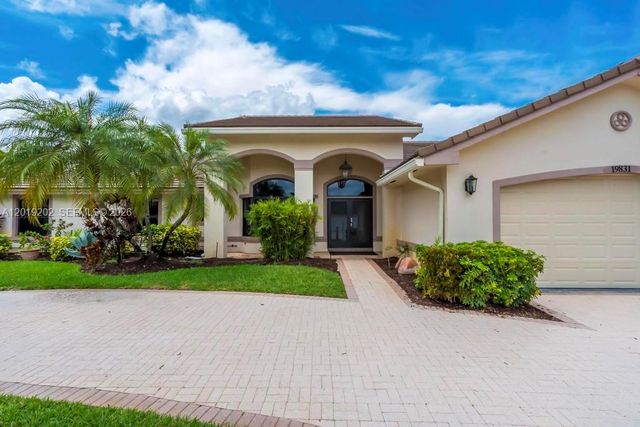 19831 NW 4th St, Pembroke Pines, FL 33029