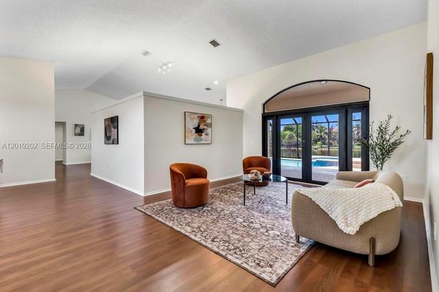 19831 NW 4th St, Pembroke Pines, FL 33029
