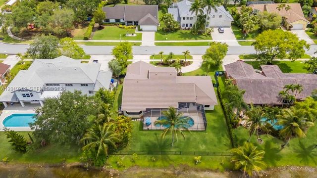 19831 NW 4th St, Pembroke Pines, FL 33029