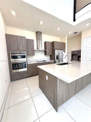 8836 NW 161st Ter 0, Miami Lakes, FL 33018