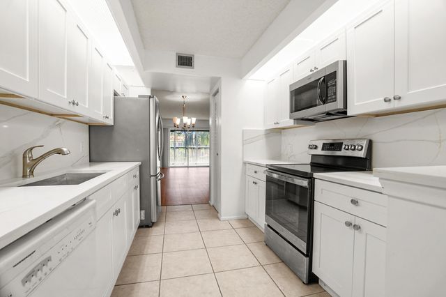 1200 SW 130th Avenue 402g, Pembroke Pines, FL 33027