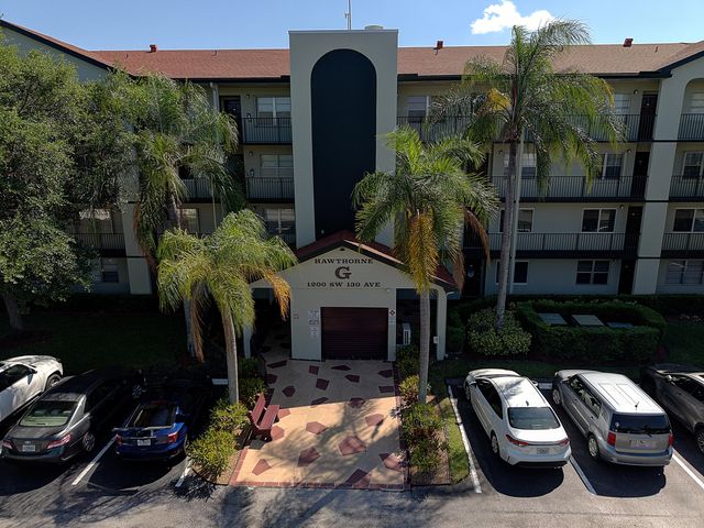 1200 SW 130th Avenue 402g, Pembroke Pines, FL 33027