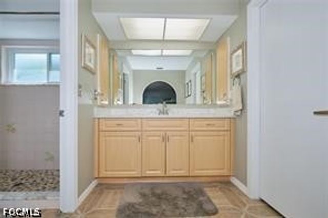 140 SE 8th ST, Cape Coral, FL 33990