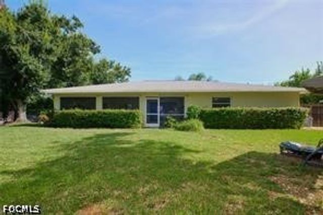 140 SE 8th ST, Cape Coral, FL 33990