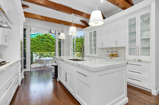 125 Via Vizcaya, Palm Beach, FL 33480