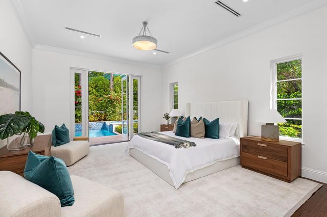 125 Via Vizcaya, Palm Beach, FL 33480