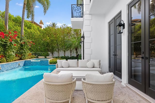 125 Via Vizcaya, Palm Beach, FL 33480