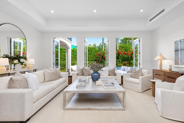 125 Via Vizcaya, Palm Beach, FL 33480