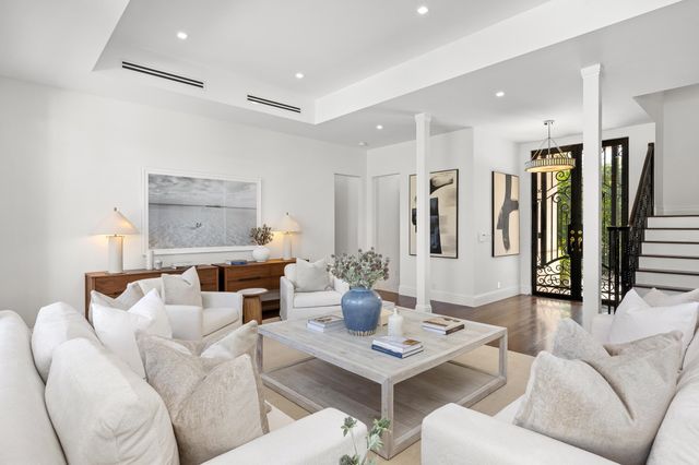 125 Via Vizcaya, Palm Beach, FL 33480