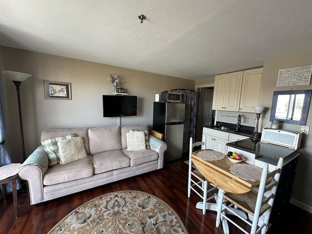 550 Winnacunnet Rd Unit 218, Hampton, NH 03842